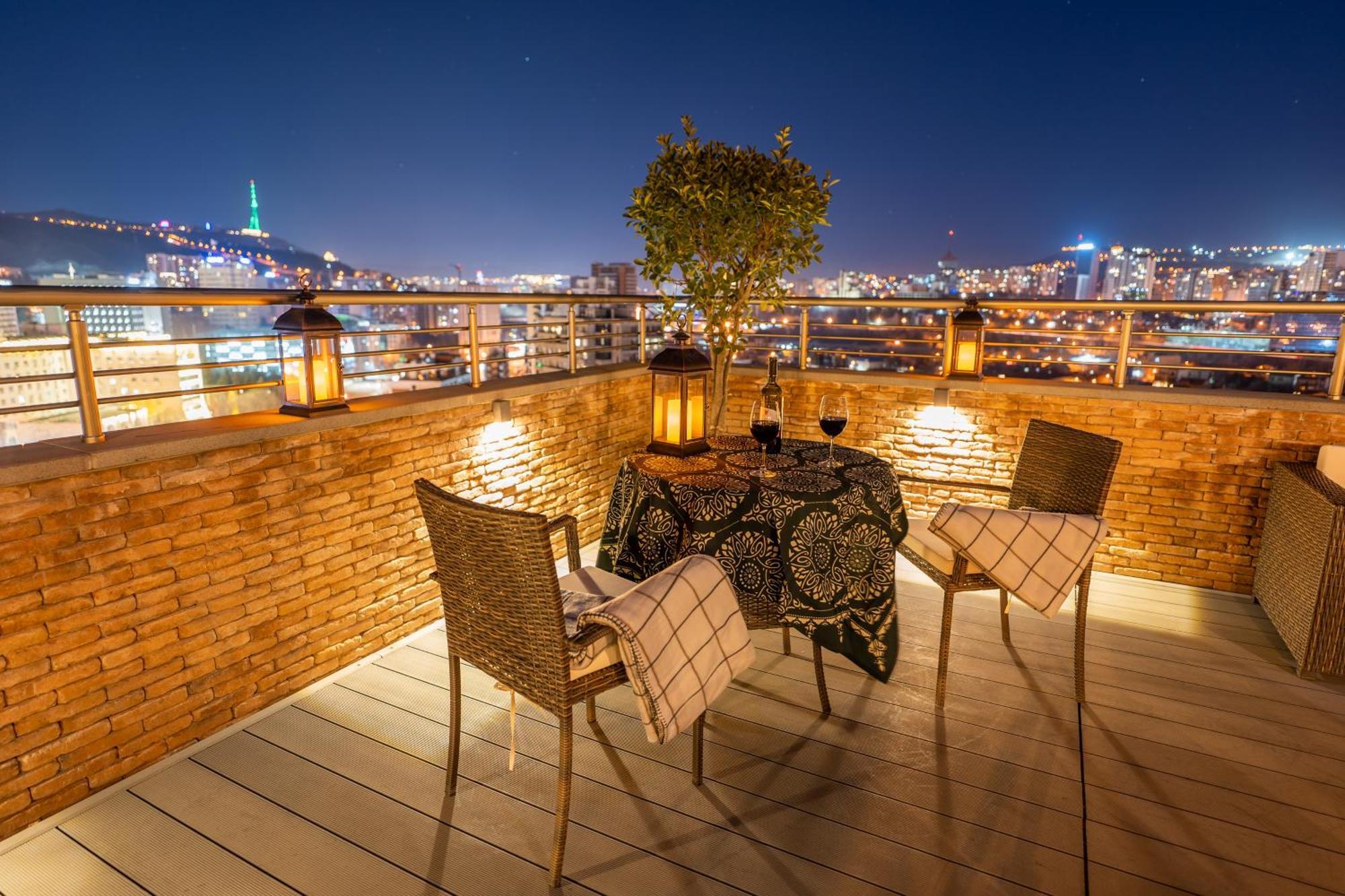 Reed Hotel Tbilisi Exterior photo